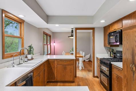 6325 Wood Hill Lane Maple Plain MN 55359