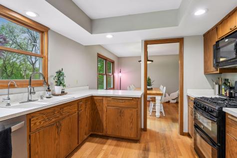 6325 Wood Hill Lane Maple Plain MN 55359