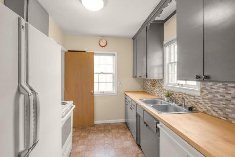 1981 W James Avenue Saint Paul MN 55105