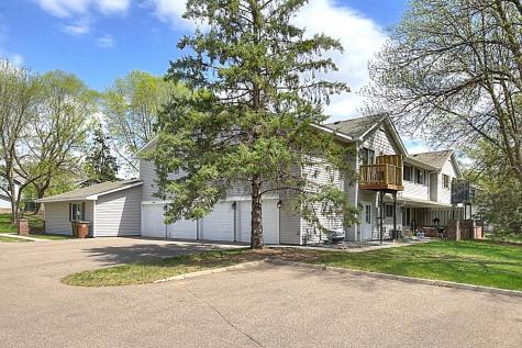 7638 13th Street N Oakdale MN 55128