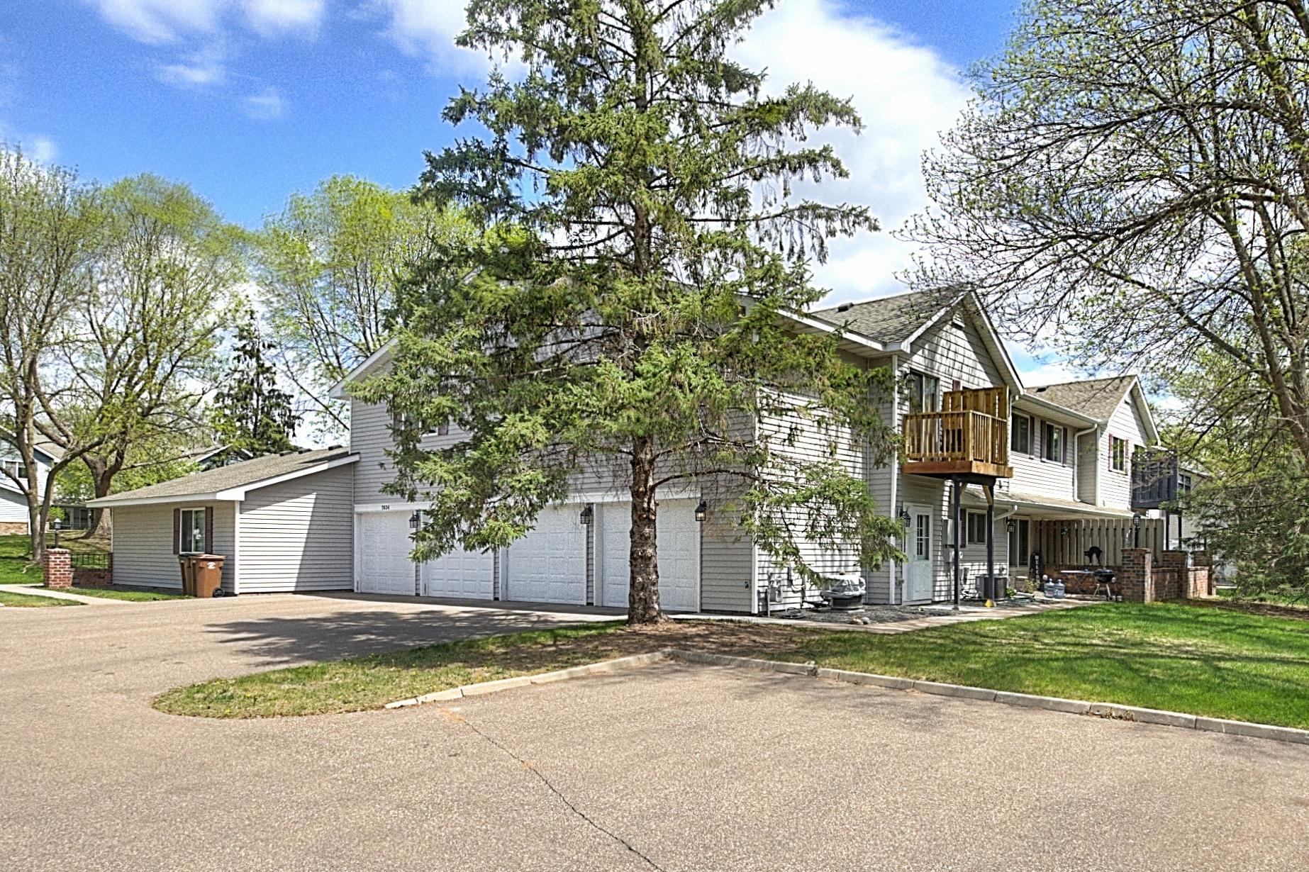 7638 13th Street N Oakdale MN 55128