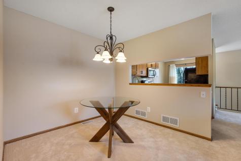 7638 13th Street N Oakdale MN 55128
