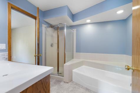 7638 13th Street N Oakdale MN 55128