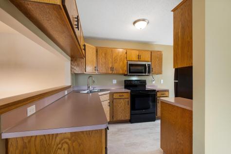 7638 13th Street N Oakdale MN 55128
