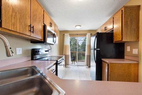 7638 13th Street N Oakdale MN 55128