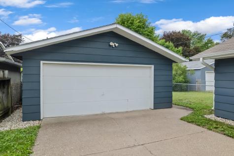 4155 W 8th Street Goodview MN 55987