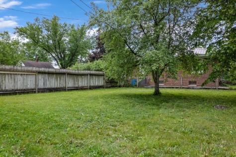 4155 W 8th Street Goodview MN 55987