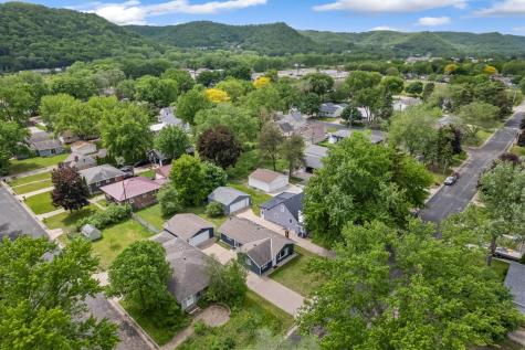 4155 W 8th Street Goodview MN 55987