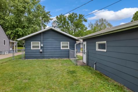 4155 W 8th Street Goodview MN 55987