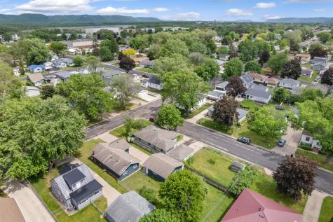 4155 W 8th Street Goodview MN 55987