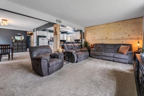 4155 W 8th Street Goodview MN 55987