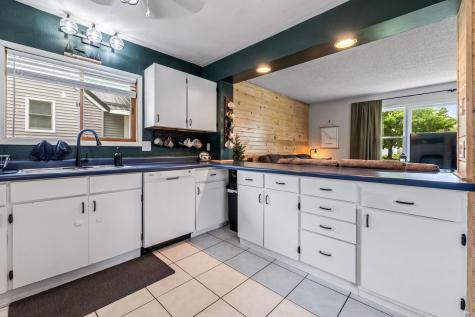4155 W 8th Street Goodview MN 55987