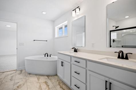 8669 Periwinkle Boulevard Woodbury MN 55129