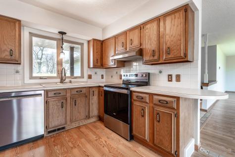 1721 Minnehuta Drive Fergus Falls MN 56537