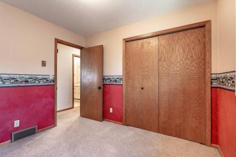 1721 Minnehuta Drive Fergus Falls MN 56537