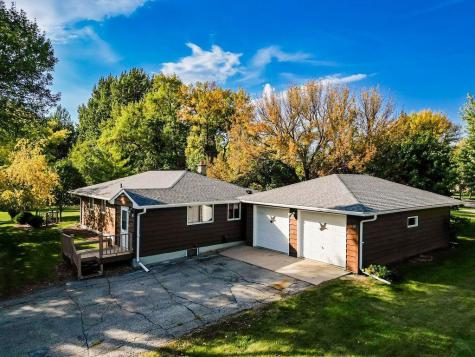 10 40th Avenue S Moorhead MN 56560