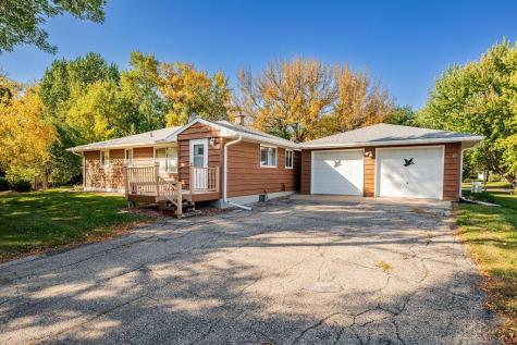 10 40th Avenue S Moorhead MN 56560