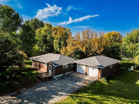 10 40th Avenue S Moorhead MN 56560