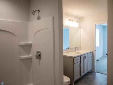 4801 Decorah Way S Fargo ND 58104