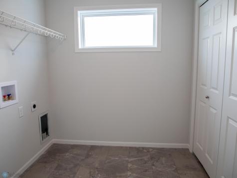 4801 Decorah Way S Fargo ND 58104