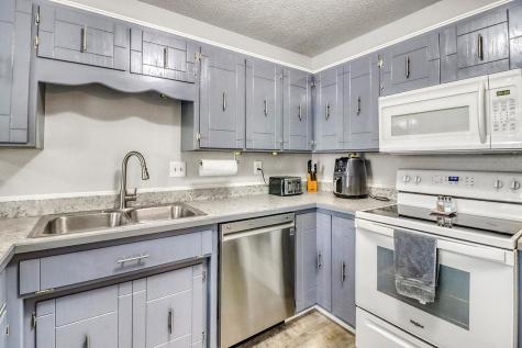 2303 18th Street S Fargo ND 58103
