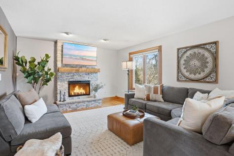 4136 Prairie Ridge Road Eagan MN 55123