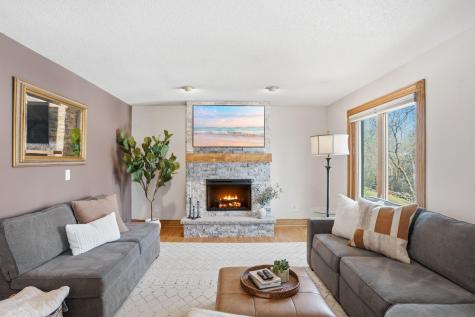 4136 Prairie Ridge Road Eagan MN 55123