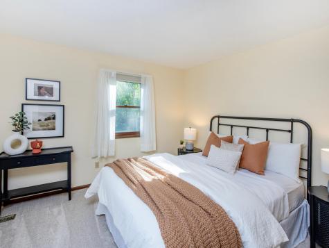 688 W Wentworth Avenue Mendota Heights MN 55118
