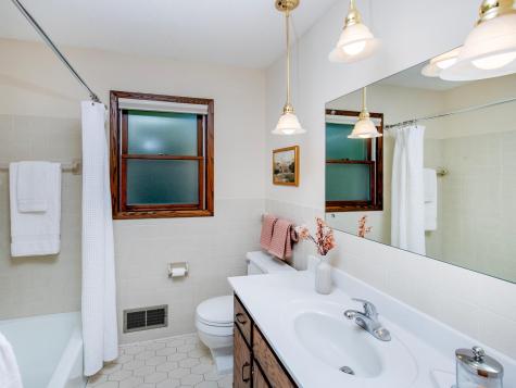 688 W Wentworth Avenue Mendota Heights MN 55118
