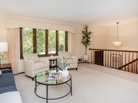 688 W Wentworth Avenue Mendota Heights MN 55118