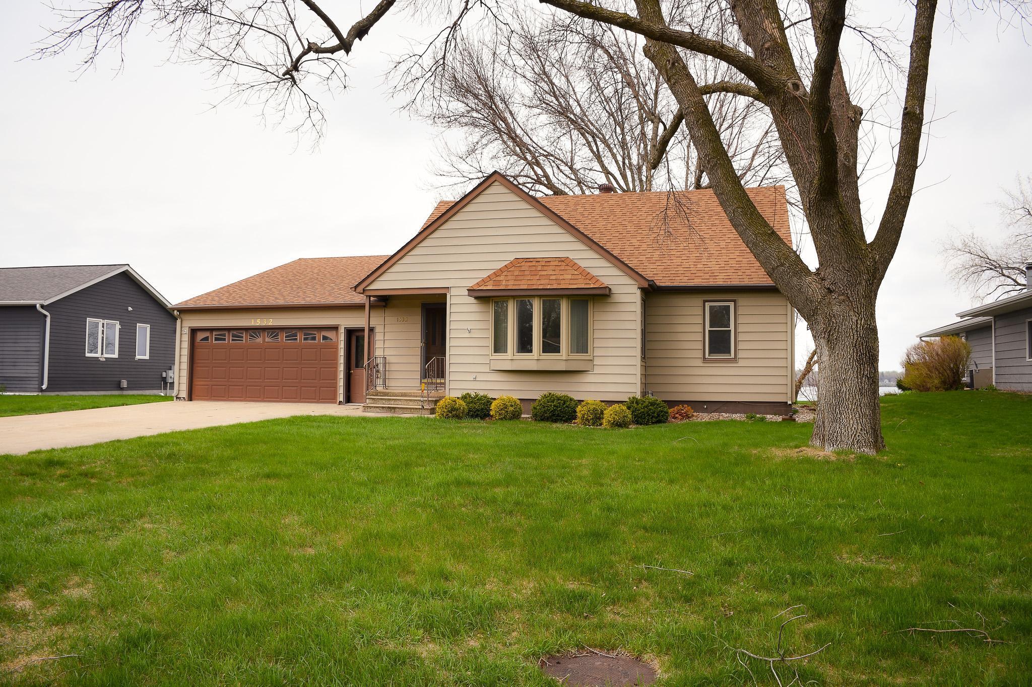 1532 S Shore Drive Worthington MN 56187