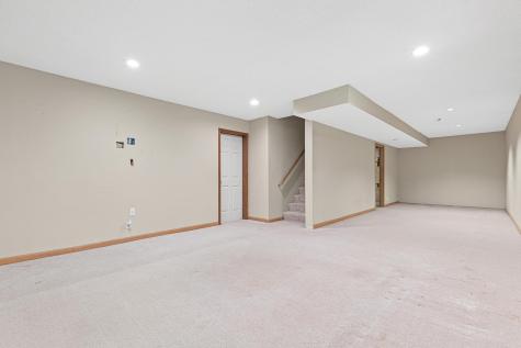 669 Windtree Knolls Eagan MN 55123