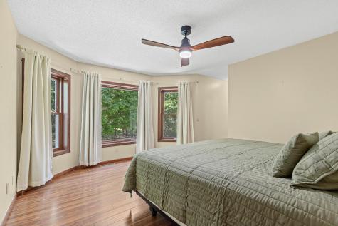 669 Windtree Knolls Eagan MN 55123