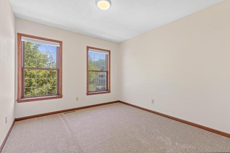 669 Windtree Knolls Eagan MN 55123