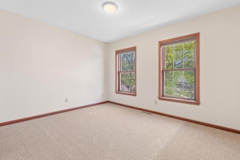 669 Windtree Knolls Eagan MN 55123