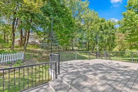 669 Windtree Knolls Eagan MN 55123