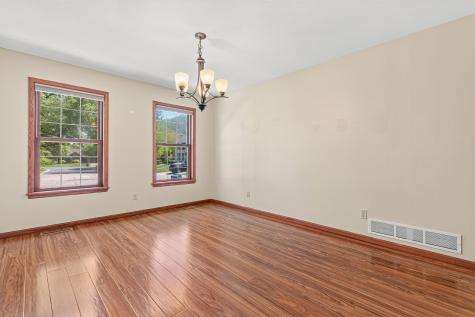 669 Windtree Knolls Eagan MN 55123