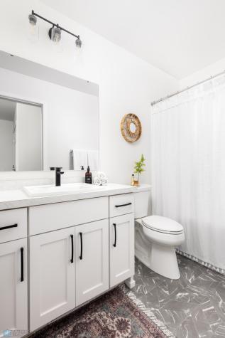 2501 Fulton Loop S Fargo ND 58104