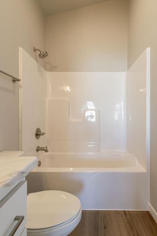 6880 Thomas Street Horace ND 58047