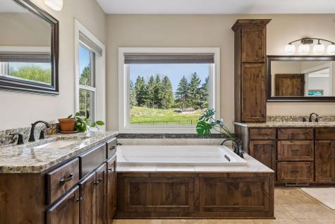 79 Apple Orchard Road Dellwood MN 55110