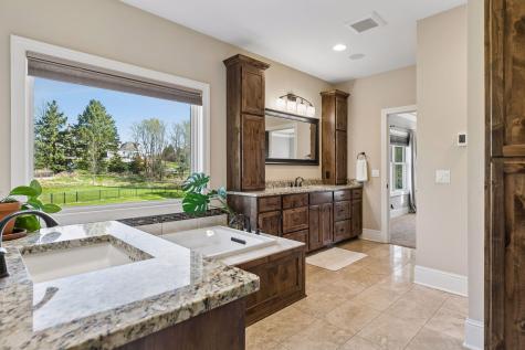 79 Apple Orchard Road Dellwood MN 55110