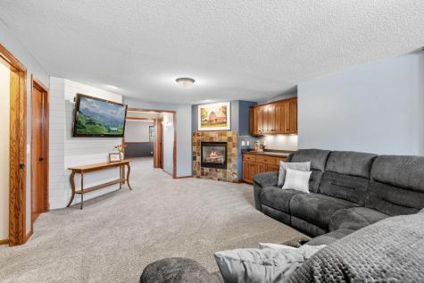 11614 Laketowne View Albertville MN 55301