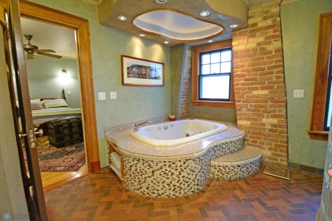 505 8th Street S Fargo ND 58103