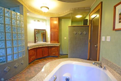 505 8th Street S Fargo ND 58103