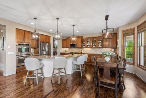 1800 Carriage Drive Victoria MN 55386