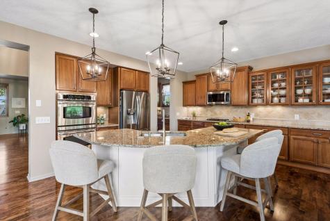 1800 Carriage Drive Victoria MN 55386