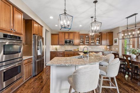 1800 Carriage Drive Victoria MN 55386