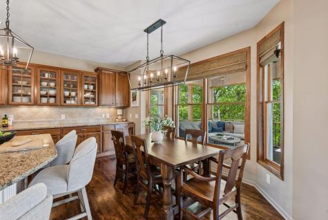 1800 Carriage Drive Victoria MN 55386