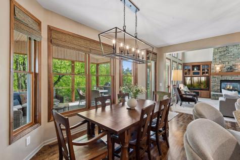1800 Carriage Drive Victoria MN 55386