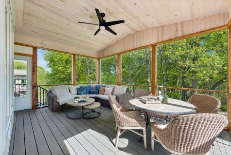 1800 Carriage Drive Victoria MN 55386